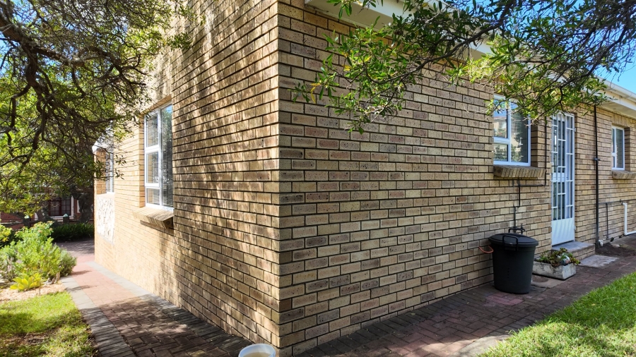 3 Bedroom Property for Sale in Stilbaai Wes Western Cape